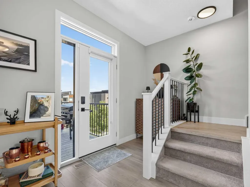 307 Royal Elm Road NW Calgary AB T3G 0G8