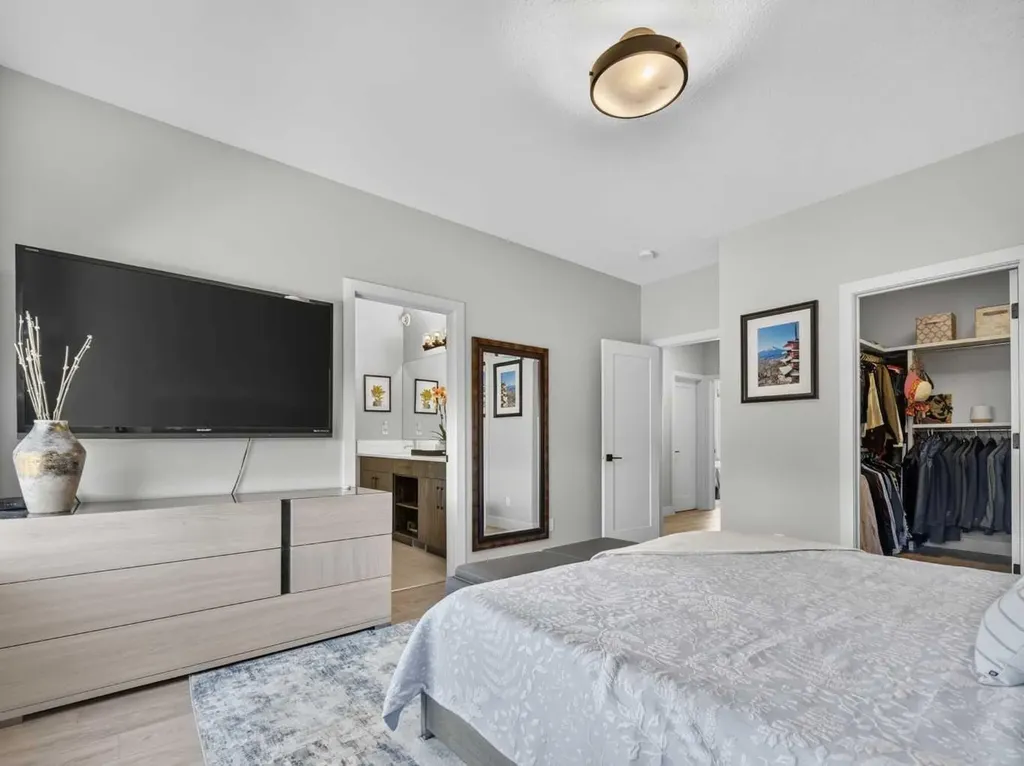 307 Royal Elm Road NW Calgary AB T3G 0G8