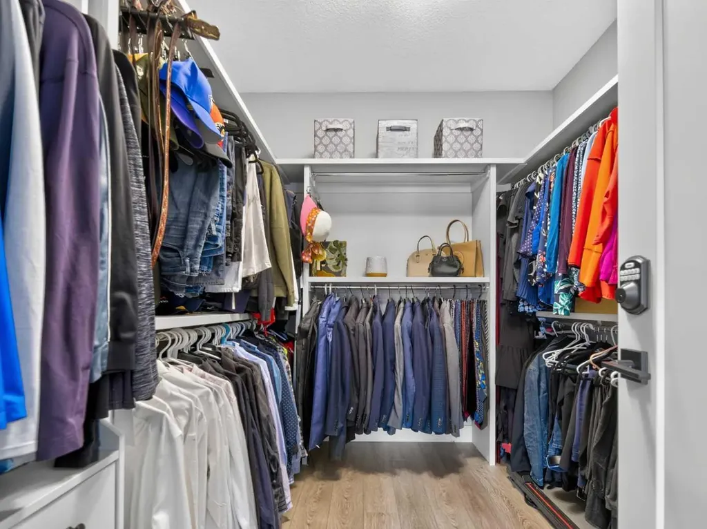 307 Royal Elm Road NW Calgary AB T3G 0G8