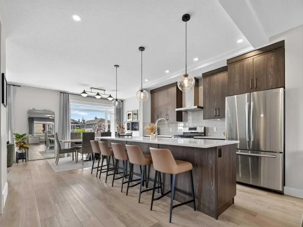 307 Royal Elm Road NW Calgary AB T3G 0G8