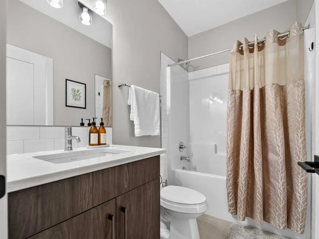307 Royal Elm Road NW Calgary AB T3G 0G8
