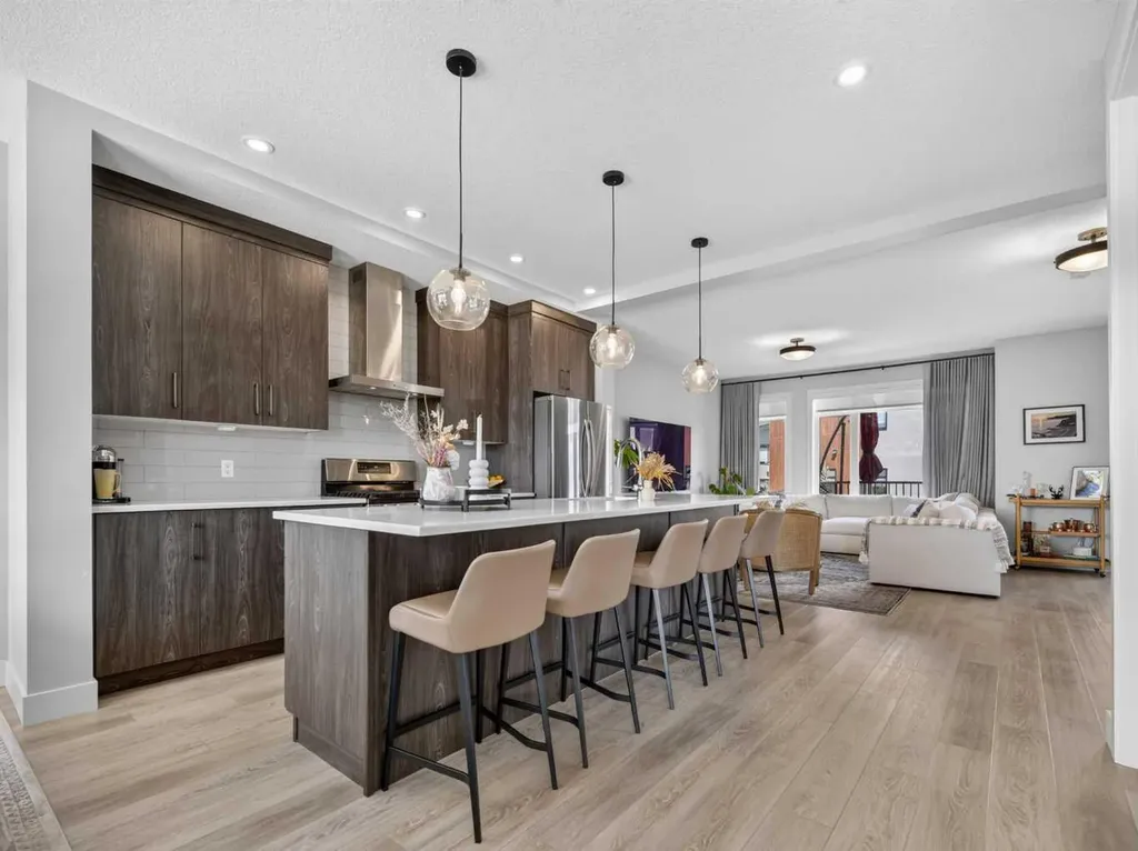 307 Royal Elm Road NW Calgary AB T3G 0G8