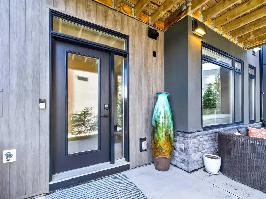 307 Royal Elm Road NW Calgary AB T3G 0G8