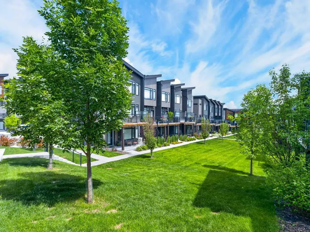 307 Royal Elm Road NW Calgary AB T3G 0G8