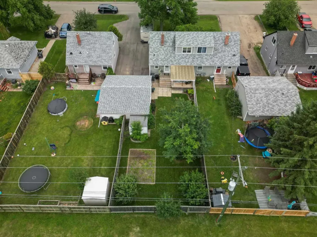 188 Tamarac Boulevard Springbrook AB T4S 1V7