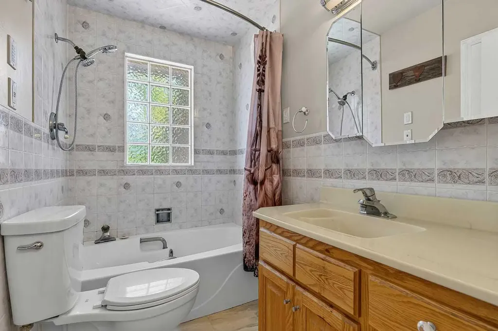 5119 55 Avenue Stavely AB T0L1Z0