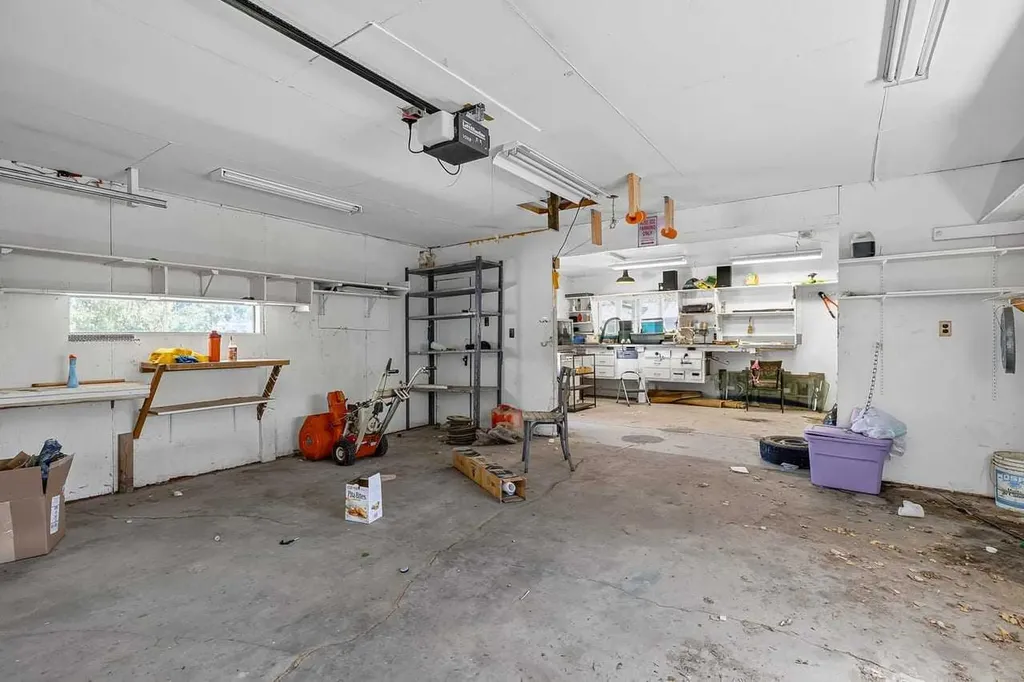 5119 55 Avenue Stavely AB T0L1Z0