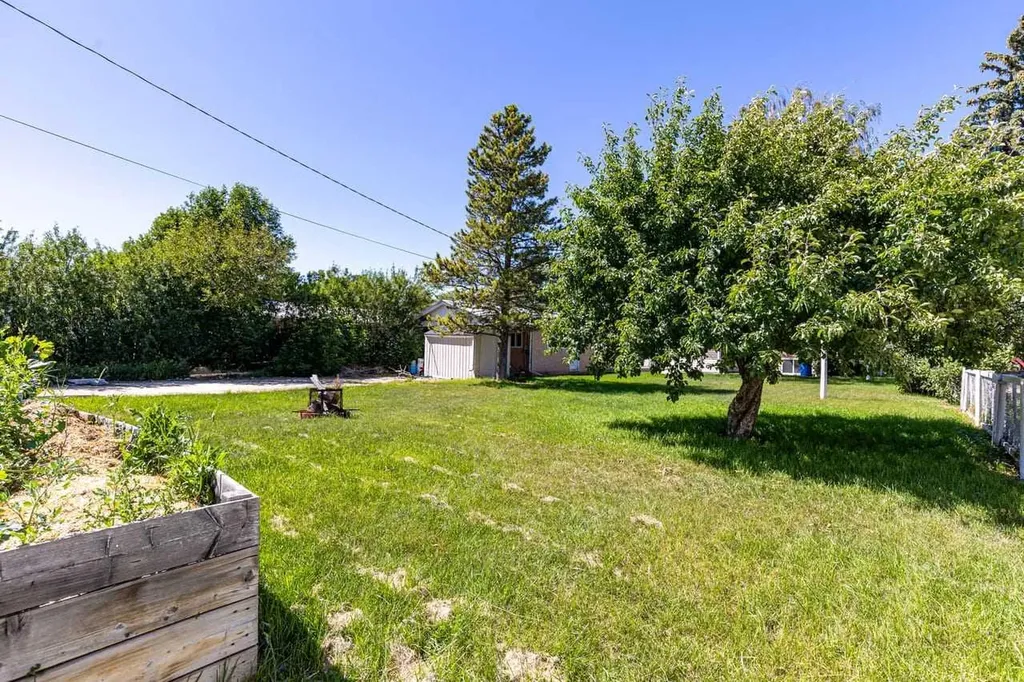5119 55 Avenue Stavely AB T0L1Z0