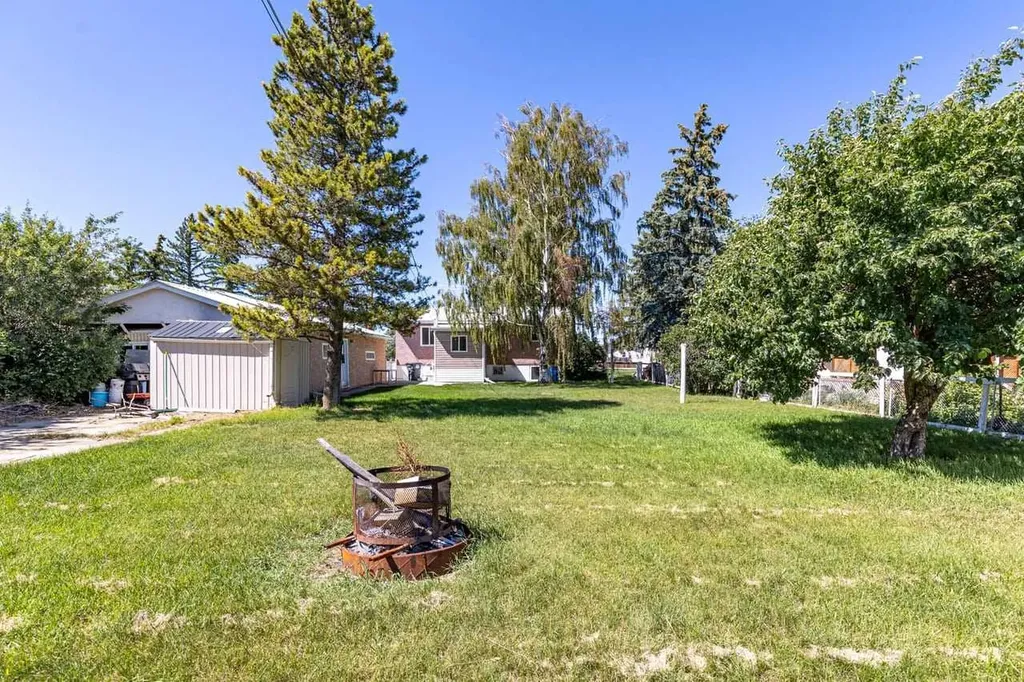 5119 55 Avenue Stavely AB T0L1Z0
