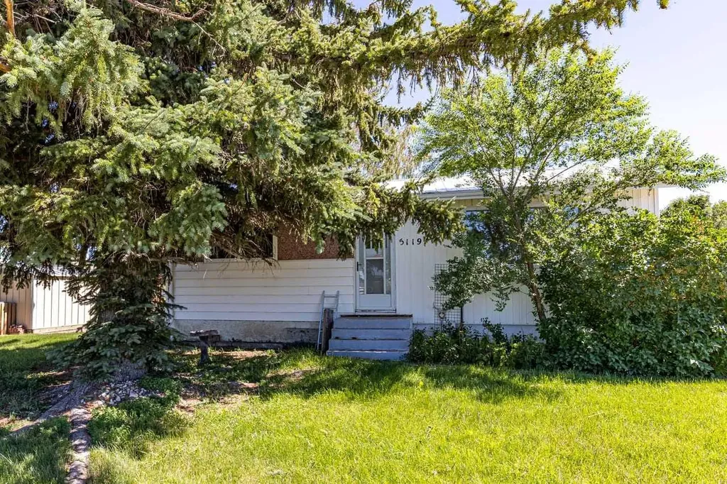 5119 55 Avenue Stavely AB T0L1Z0