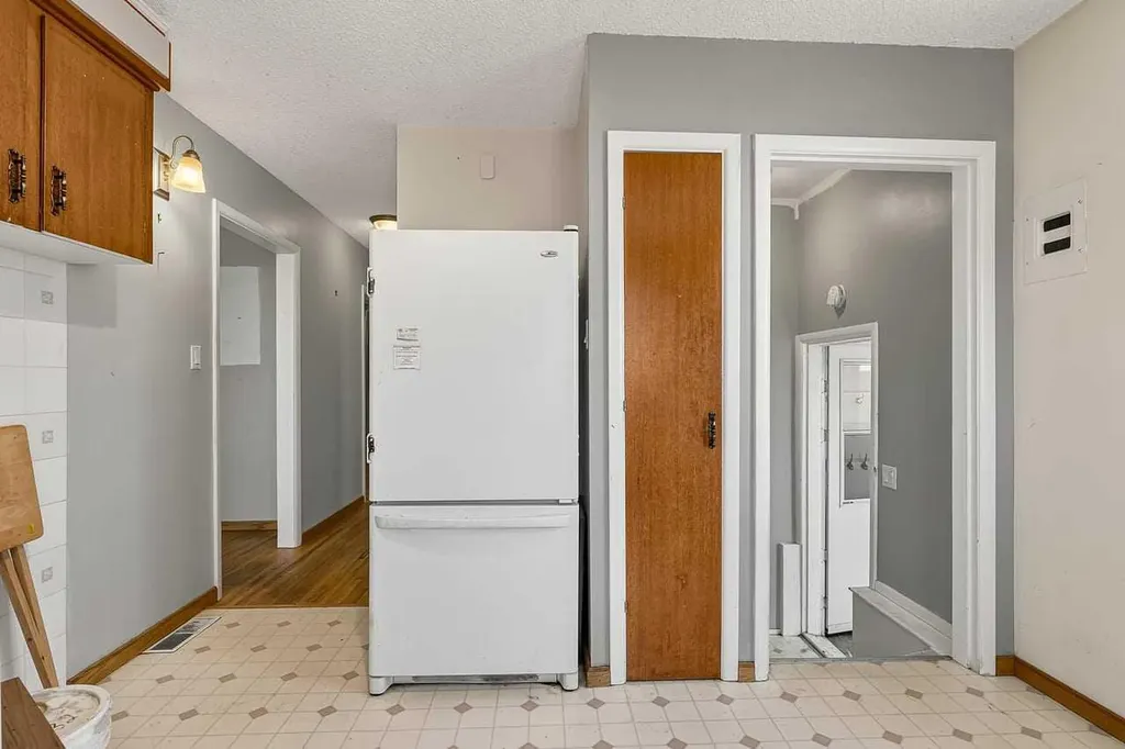 5119 55 Avenue Stavely AB T0L1Z0