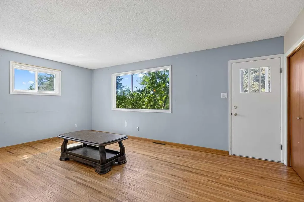 5119 55 Avenue Stavely AB T0L1Z0