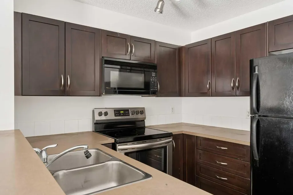 43 Country Village Lane NE Calgary AB T3K 0G2