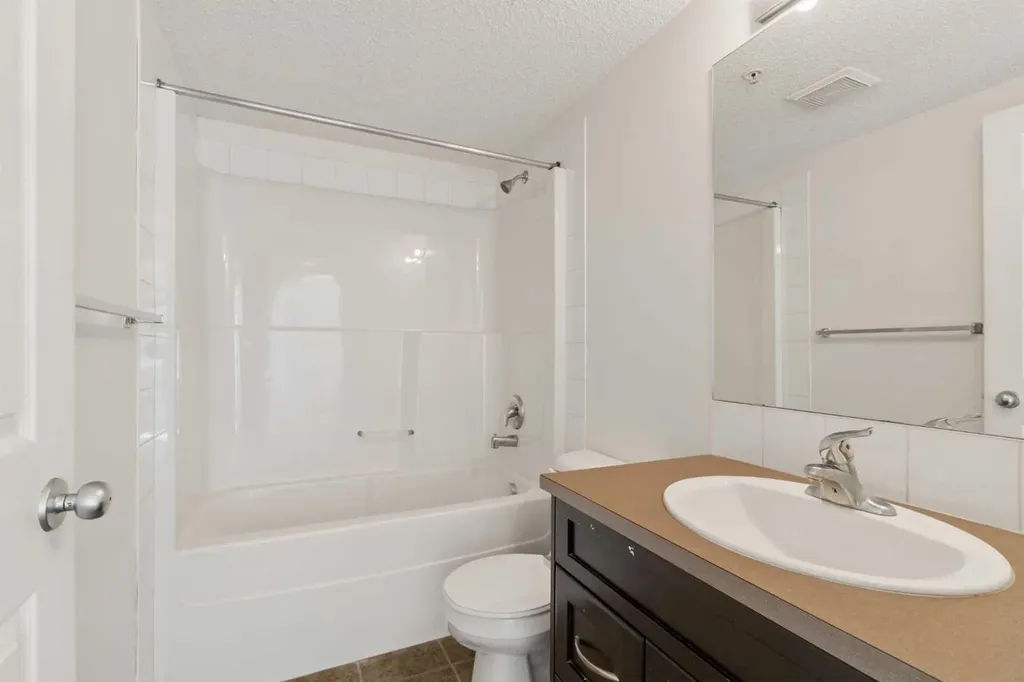 43 Country Village Lane NE Calgary AB T3K 0G2