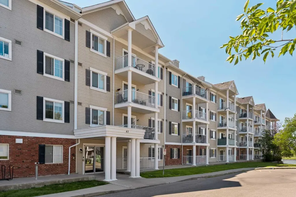43 Country Village Lane NE Calgary AB T3K 0G2