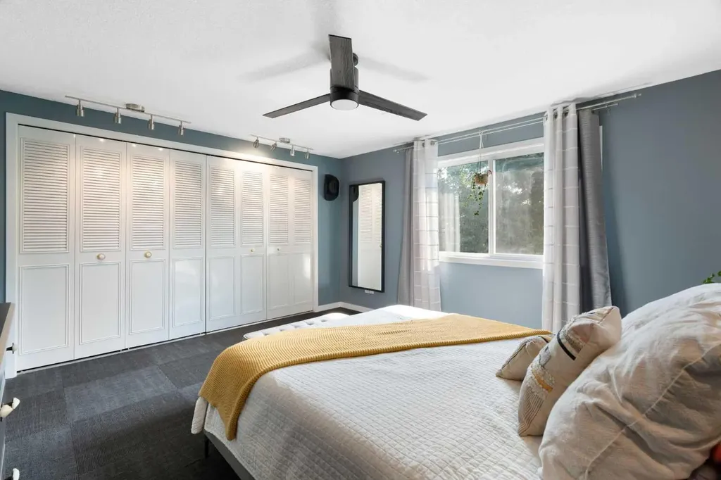 330 Canterbury Drive SW Calgary AB T2W 1H6