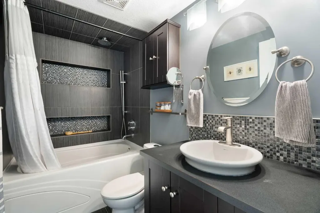330 Canterbury Drive SW Calgary AB T2W 1H6