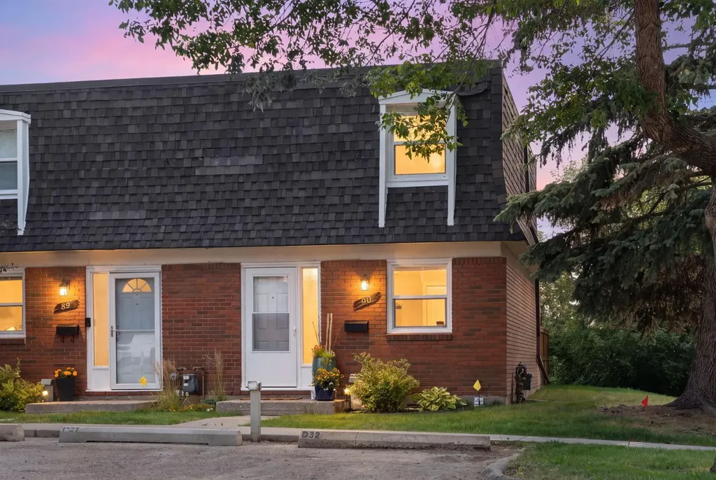 330 Canterbury Drive SW Calgary AB T2W 1H6