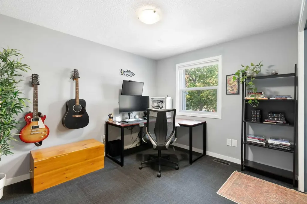 330 Canterbury Drive SW Calgary AB T2W 1H6