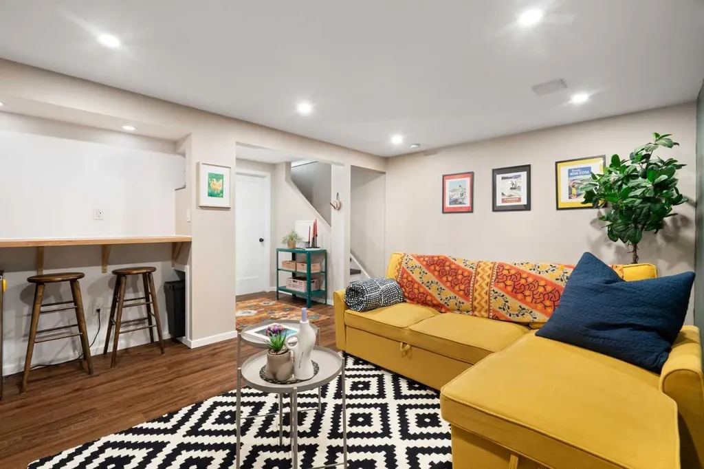 330 Canterbury Drive SW Calgary AB T2W 1H6