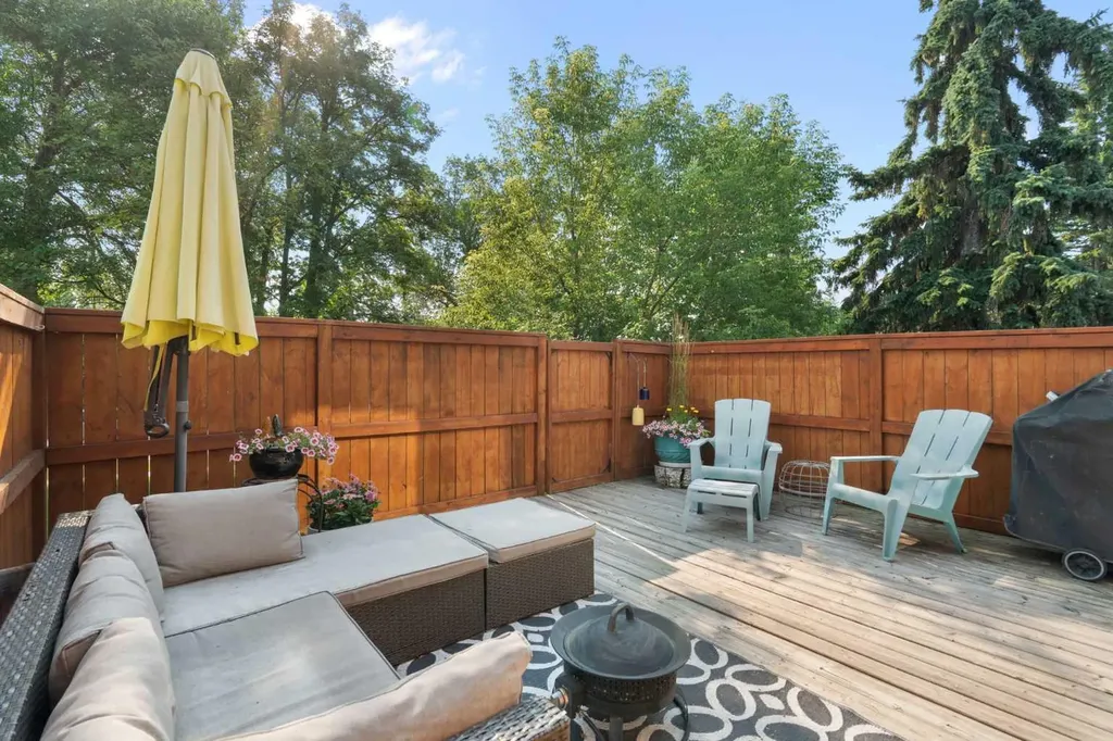 330 Canterbury Drive SW Calgary AB T2W 1H6