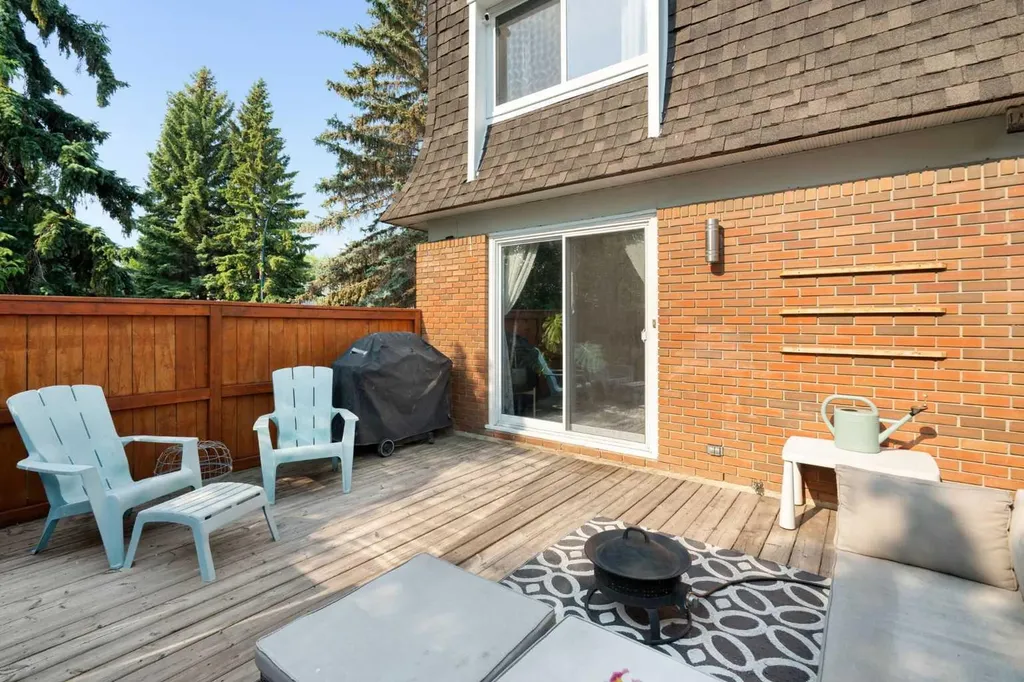 330 Canterbury Drive SW Calgary AB T2W 1H6