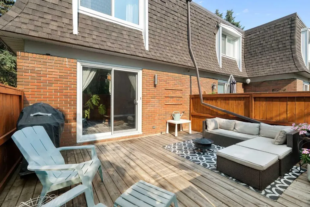 330 Canterbury Drive SW Calgary AB T2W 1H6