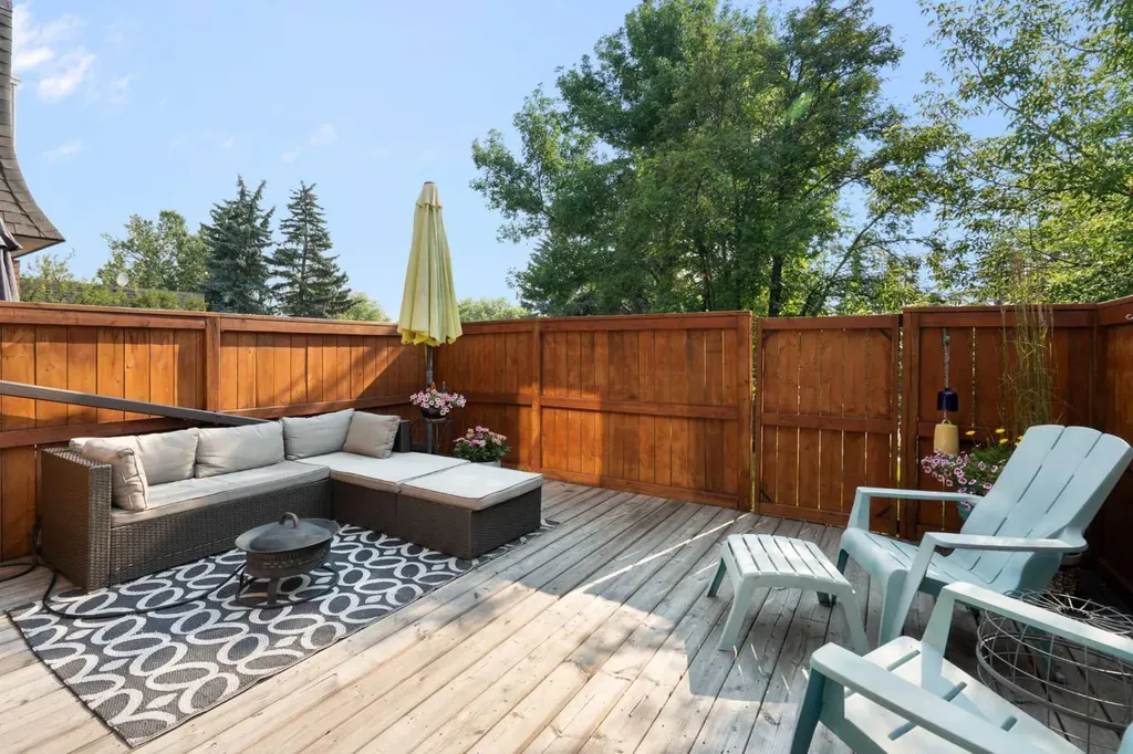 330 Canterbury Drive SW Calgary AB T2W 1H6