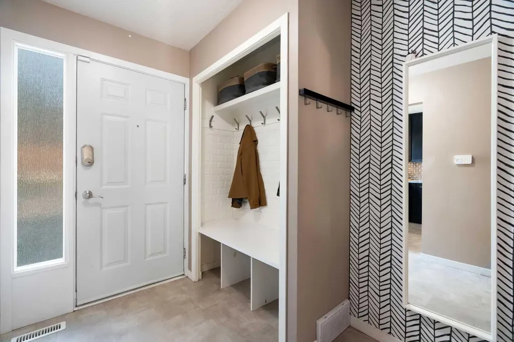 330 Canterbury Drive SW Calgary AB T2W 1H6