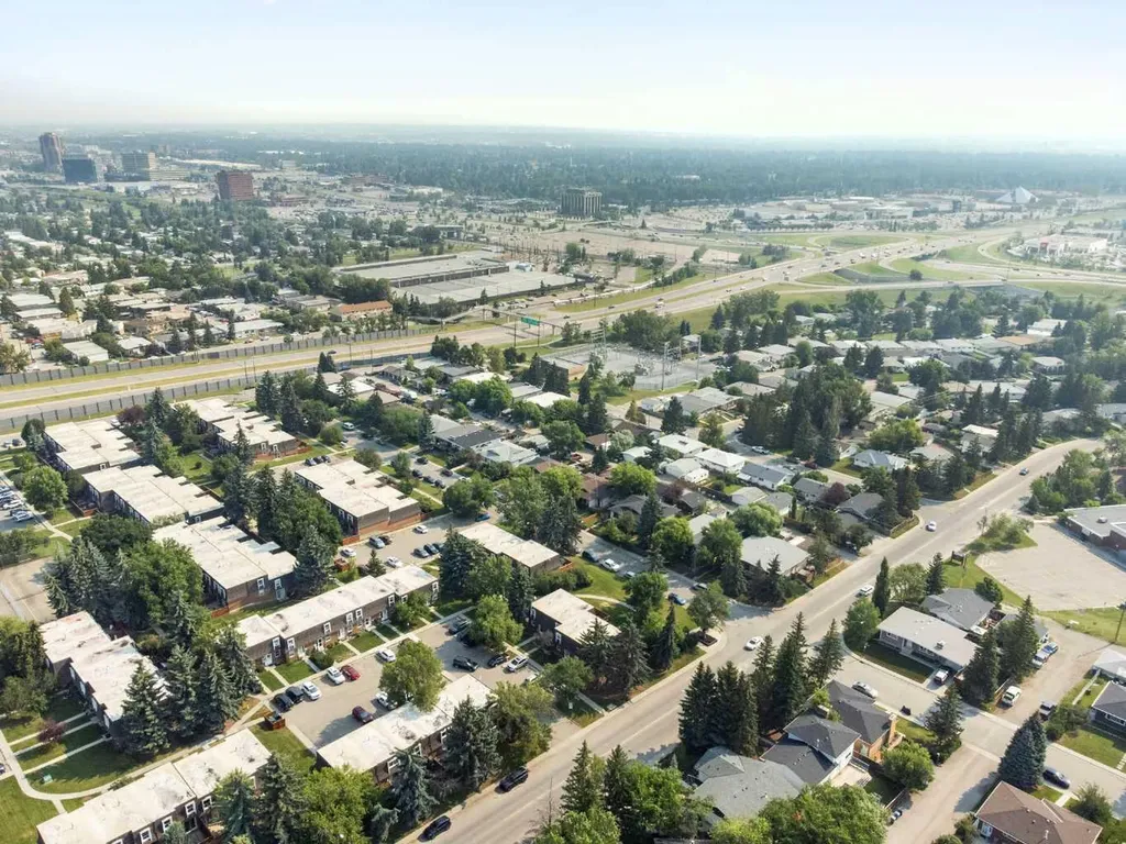 330 Canterbury Drive SW Calgary AB T2W 1H6