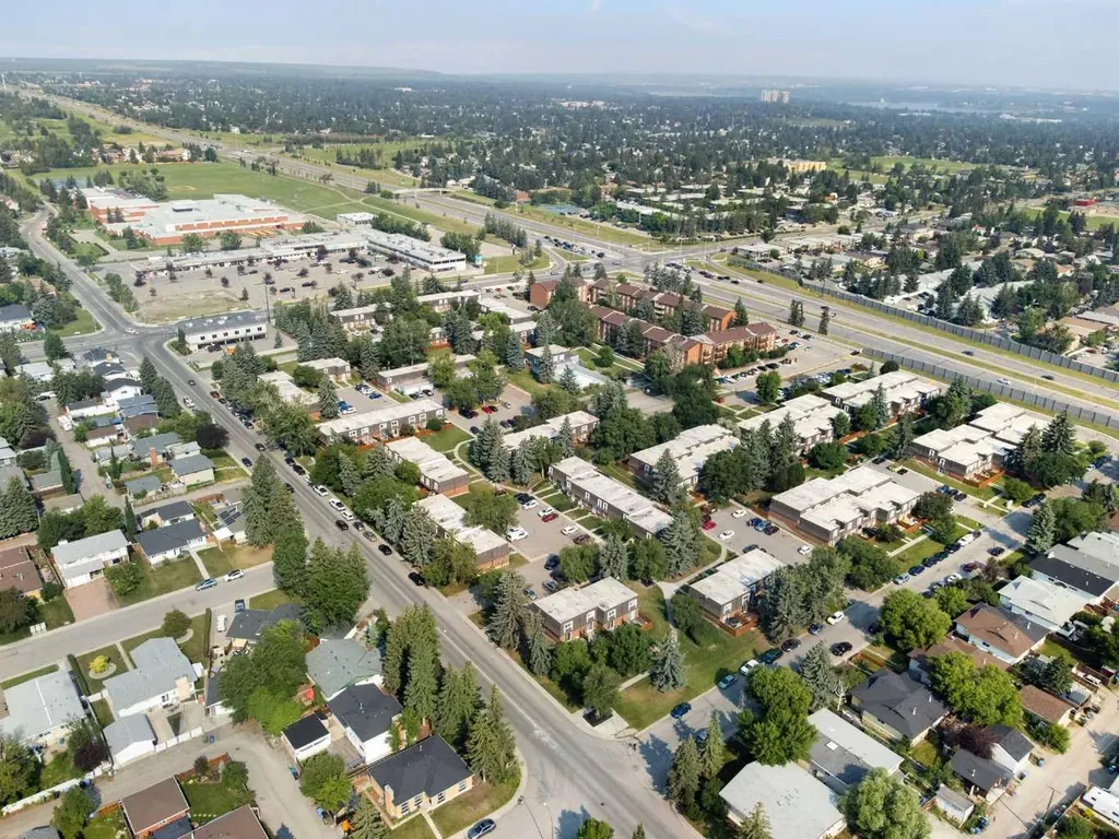 330 Canterbury Drive SW Calgary AB T2W 1H6