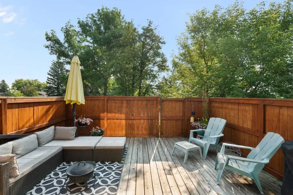 330 Canterbury Drive SW Calgary AB T2W 1H6