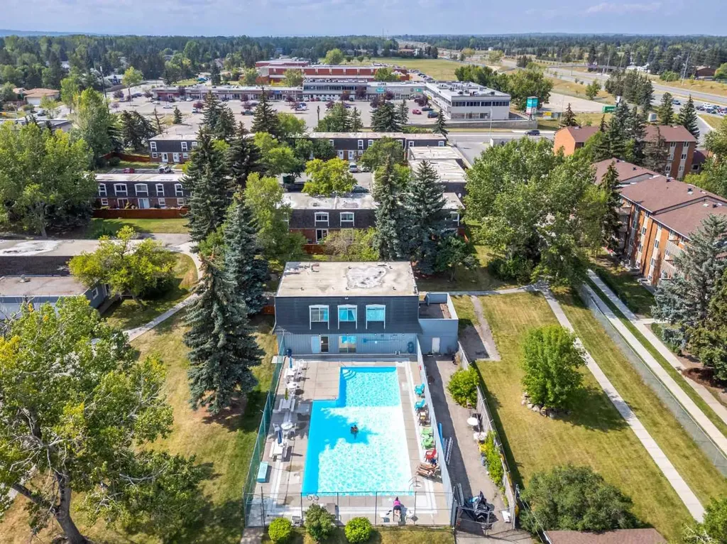 330 Canterbury Drive SW Calgary AB T2W 1H6