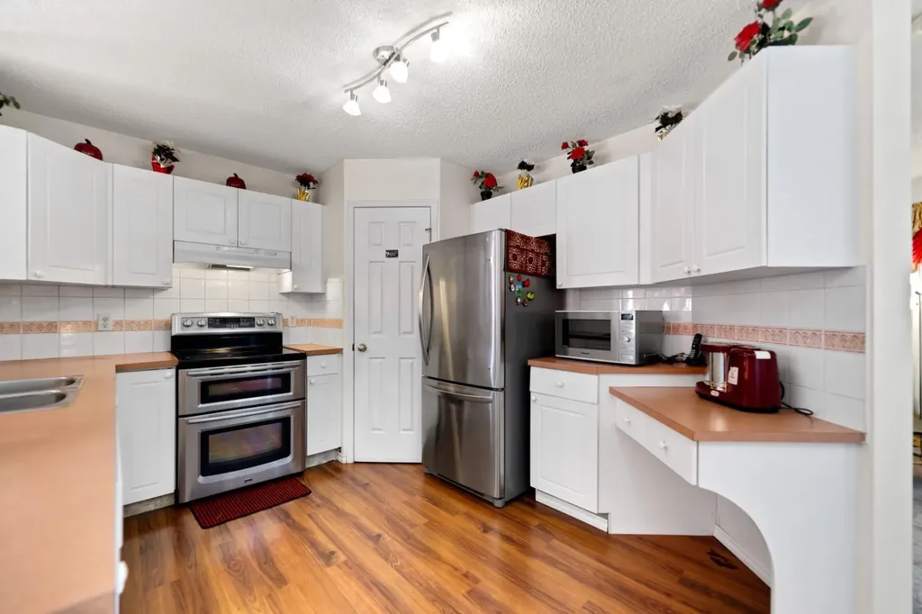 221 Tarington Close NE Calgary AB T3J3V7