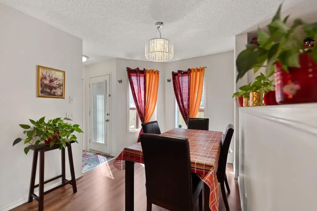 221 Tarington Close NE Calgary AB T3J3V7
