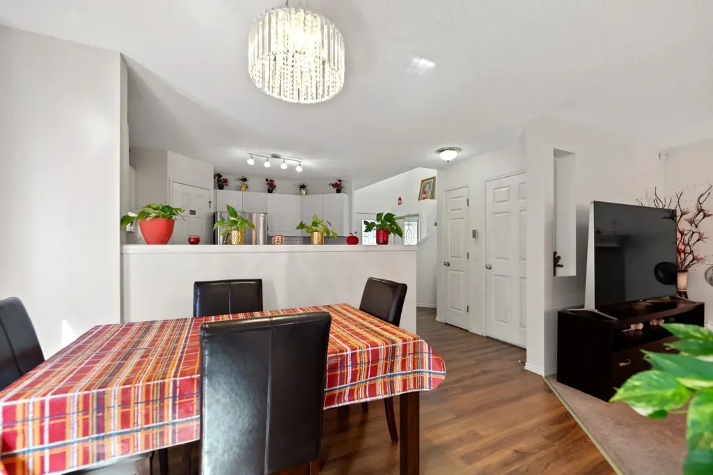 221 Tarington Close NE Calgary AB T3J3V7