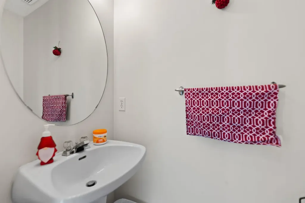 221 Tarington Close NE Calgary AB T3J3V7
