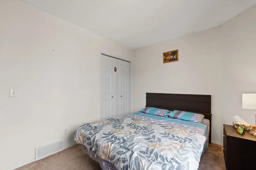 221 Tarington Close NE Calgary AB T3J3V7