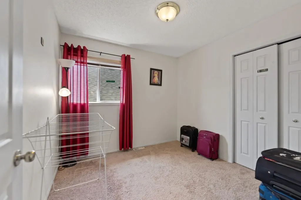 221 Tarington Close NE Calgary AB T3J3V7
