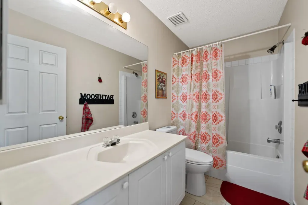 221 Tarington Close NE Calgary AB T3J3V7