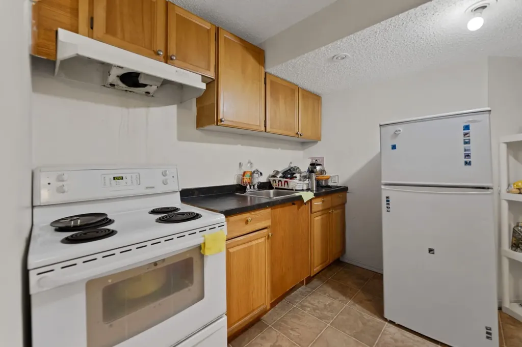 221 Tarington Close NE Calgary AB T3J3V7