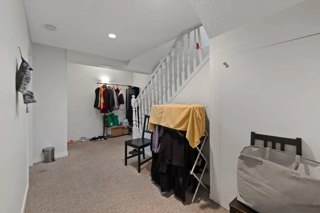 221 Tarington Close NE Calgary AB T3J3V7