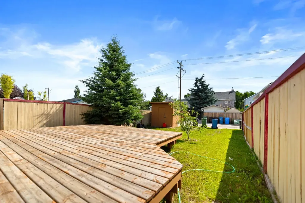 221 Tarington Close NE Calgary AB T3J3V7