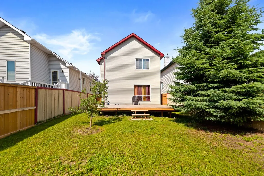 221 Tarington Close NE Calgary AB T3J3V7