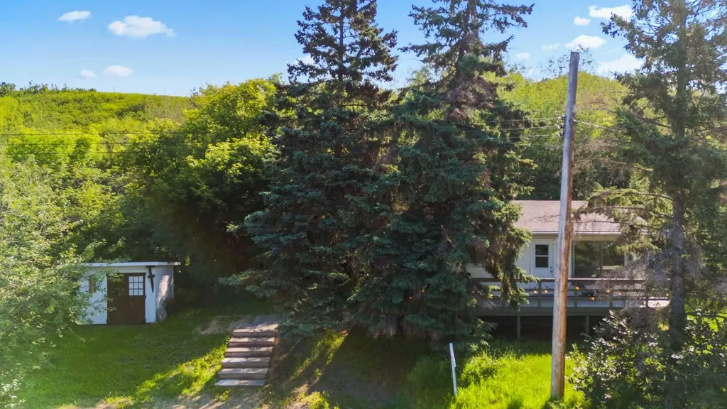 114 Red Wing Crescent Rural Camrose County AB T4V 2M9