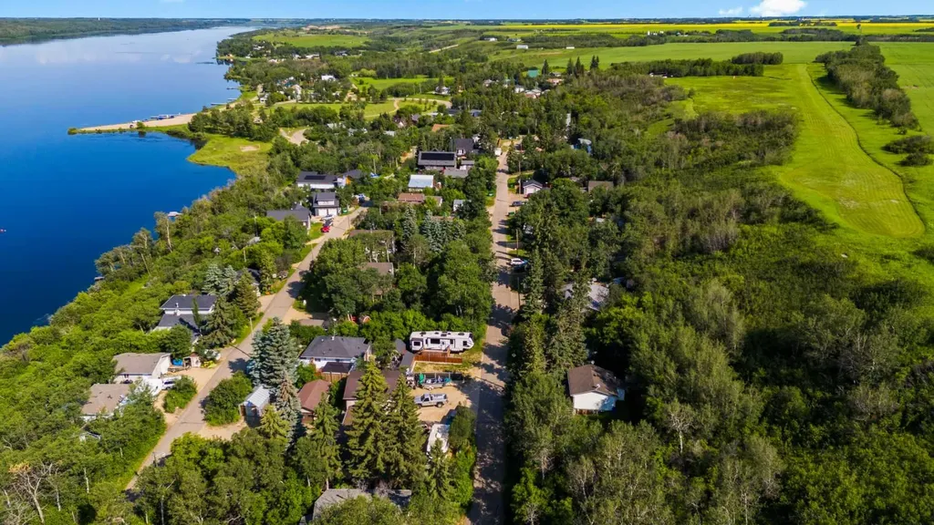 114 Red Wing Crescent Tillicum Beach AB T4V 2M9