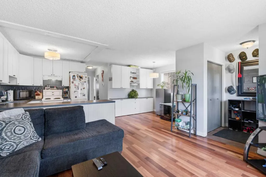 4227 49 Street NE Calgary AB T1Y 4T6