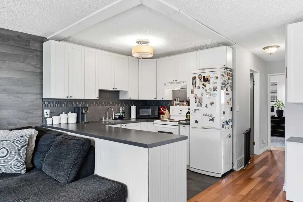4227 49 Street NE Calgary AB T1Y 4T6