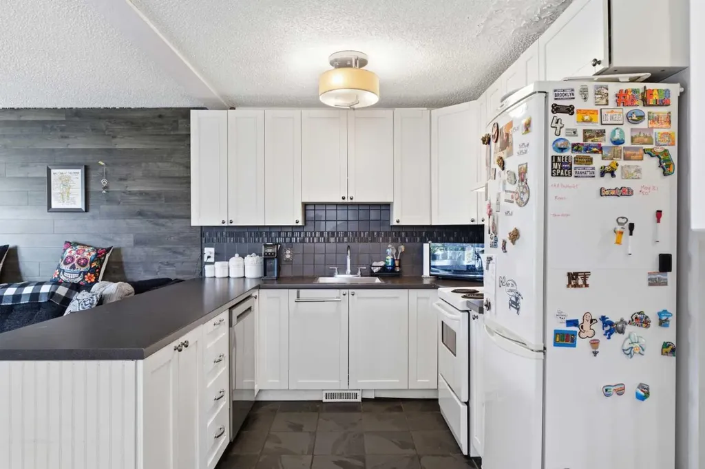 4227 49 Street Calgary AB T1Y 4T6