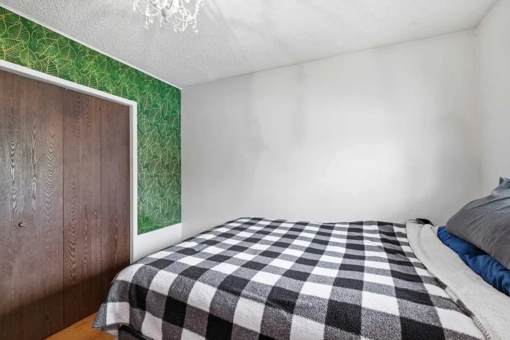 4227 49 Street NE Calgary AB T1Y 4T6